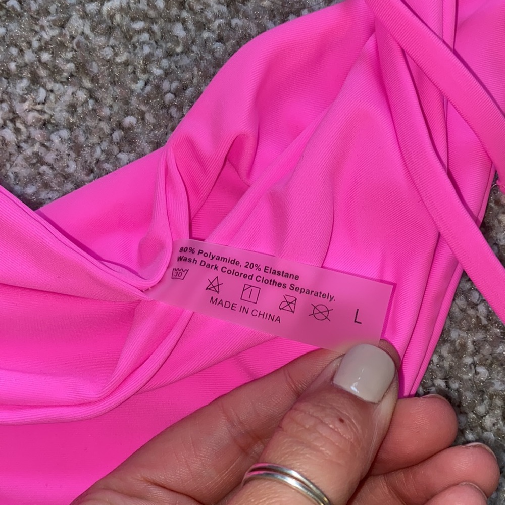 Pink string bikini - Picture 2 of 2